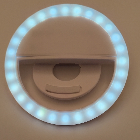 White Clip Phone Ring Light - Picture 4 of 5